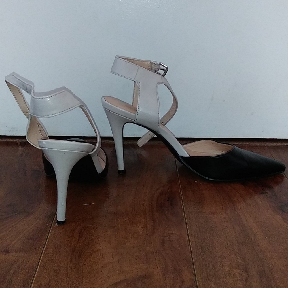Heels - Picture 2 of 3